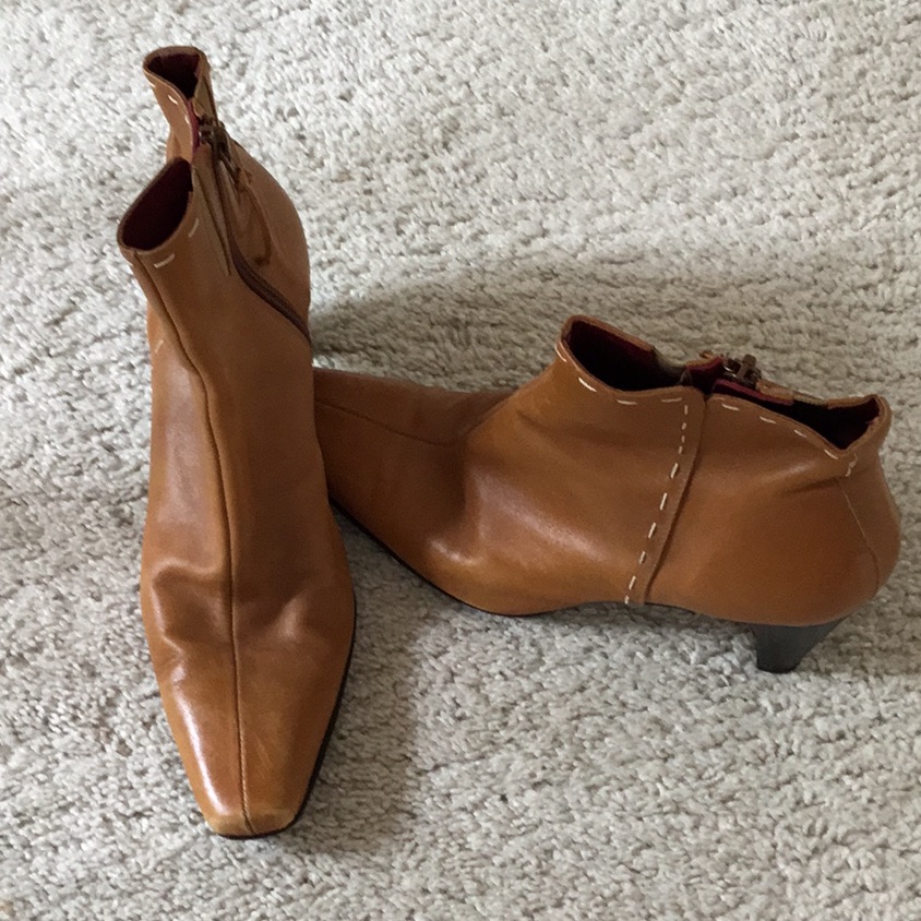 Donald J Pliner Tan / Camel Ankle Boots 6m
